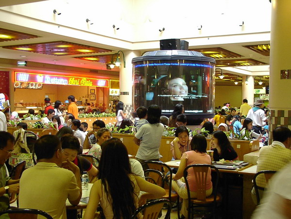 각각 틀린 식당이 좌악 깔려있습니다.