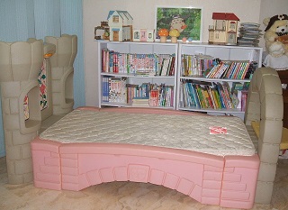 bed-pink.jpg