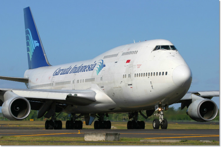 Garuda_Indonesia_Boeing_747-400_Pichugin-1.jpg