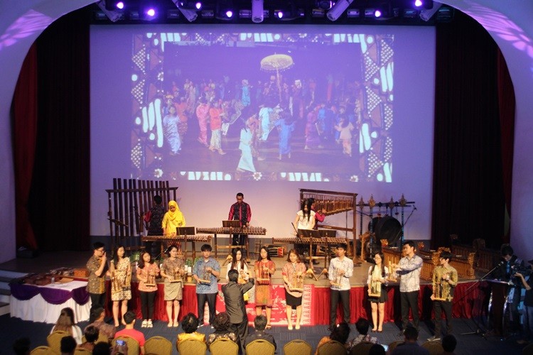 Main Angklung1.JPG