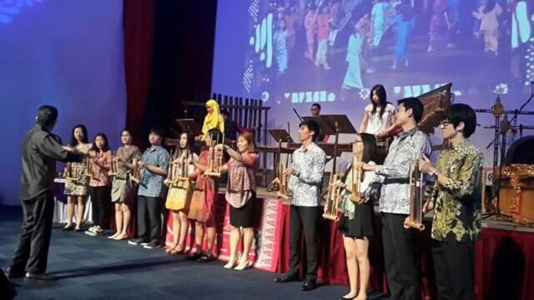 Main Angklung2.jpg