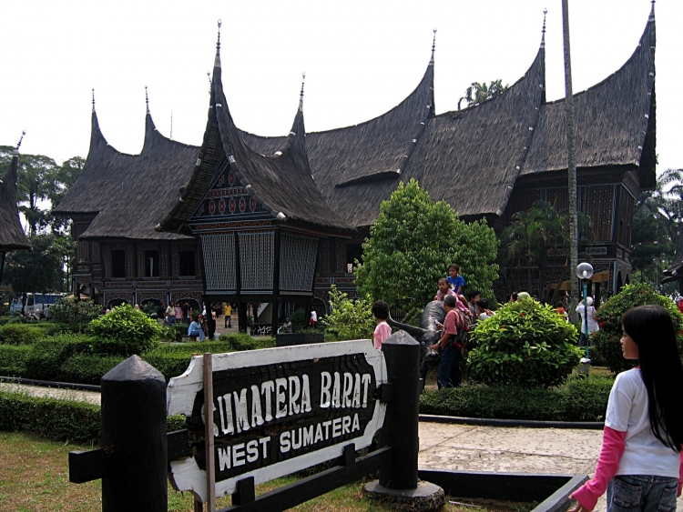 Taman-Mini-Indonesia-Indah (1).jpg