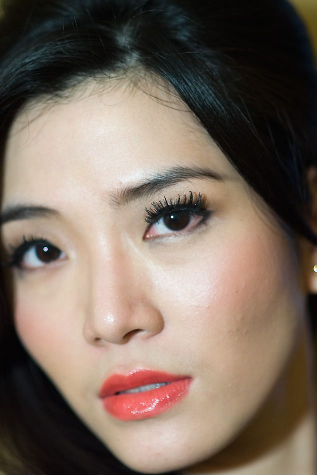 ISO800    F1.4    85mm    1/320sec