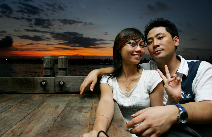 노을지는 배경으로 셀카입니다 외장 발광 + 릴리즈